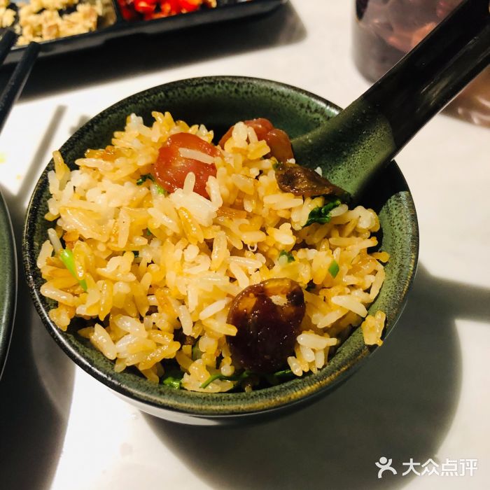 狐狸爱上椰子鸡(金地广场店)广式腊味煲仔饭图片