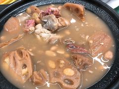 筒骨煲淋莲藕-美景家宴