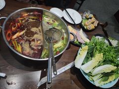 -乡土黄·鲜牛肉火锅·小龙虾(兴业街店)