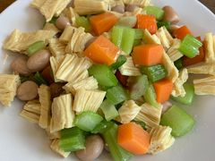 芹菜腐竹花生-半亩园(奥特莱斯店)