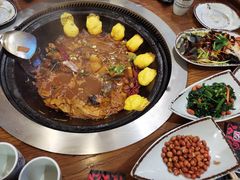 -万里闯关东铁锅炖菜馆(高新旗舰店)