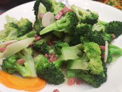 -香巴拉云南餐厅(华莱坞店)