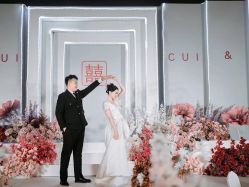 -曼青婚纱礼服馆