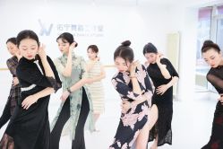 -佑宁舞蹈工作室