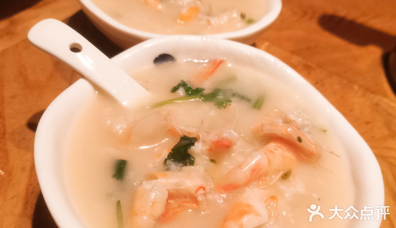 在深圳喝到了料足鲜香的潮汕砂锅粥