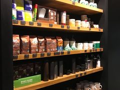 零售区-星巴克臻选(郑州国贸360广场店)