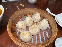 蟹粉小笼-老半斋(福州路店)