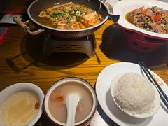 -爱碗亭·鲜炒湖南菜(壹城中心店)