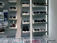 -潘多拉眼镜·蔡司依视路明月(潘家园店)