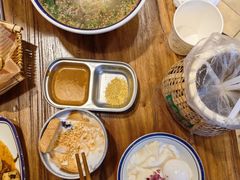 -云阿蛮云南生烫牛肉米线(奉贤路店)