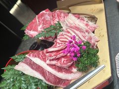 -铭牛烧肉·和牛海鲜自助(高新月牙湖店)