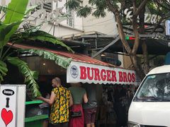 -BURGER BRO'S