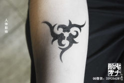 -鬼手纹身小鬼店