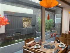 -毛辣果·贵州红酸汤牛肉火锅(西单店)