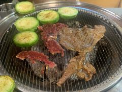 -围炉肉舍•炭烤活鳗•丹东海鲜烤肉(步行街店)