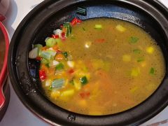 -阿瓦山寨·湘菜现炒·剁椒鱼头王(咸阳总店)