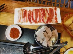 -有一锅·野生菌黑山羊腊排骨火锅(古城北门店)