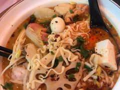 -小蛮椒麻辣烫·麻辣拌(青浦宝龙店)