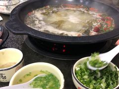 -景明轩•养生酸汤鱼火锅 云贵鲜菌 现舂野果酸汤(王寨小区店)