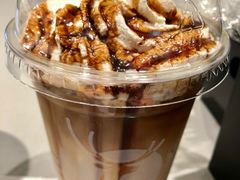 陨石厚乳拿铁-瑞幸咖啡(外滩SOHO店)