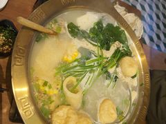 -天成·潮州牛肉脆肉鱼生蚝自助火锅