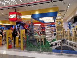 -乐高品牌旗舰店(人民广场店)