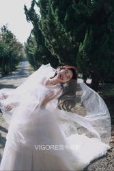 -雪中彩影婚纱摄影·微光艺术中心