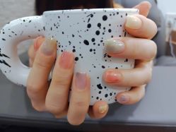 -灰姑娘美甲美睫馆