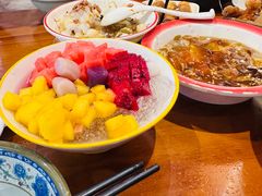 -爆炸头阿姨小四川正宗川味小吃(无任何分店)