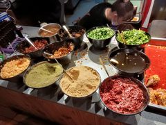 -爆炸头阿姨小四川正宗川味小吃(无任何分店)