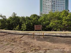 -粤军第一师诸先烈纪念碑-停车场