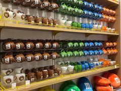 -m豆巧克力世界(上海世茂广场店)