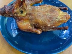 红烧乳鸽-煲煲掂风味煲仔饭餐厅(西区店)