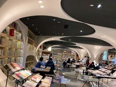 -钟书阁(珍园店)