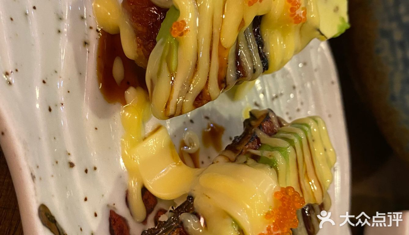 炸鸡就比较平常了，不过很脆 环境来说还是有点小
