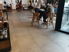 大堂-星巴克(广州百信广场东区店)