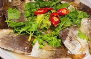 Sour Cabbage Stewed Mudskipper Fish