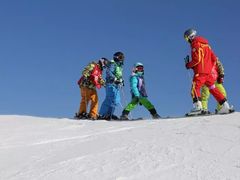 -石京龙滑雪场-停车场