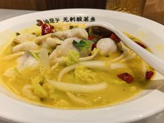 -渝是乎酸菜鱼(龙旗购物中心店)