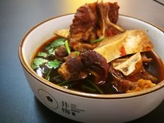 香辣牛骨-贡梅老面馆·蟹粉面·无锡特色小吃(南长街主推店)