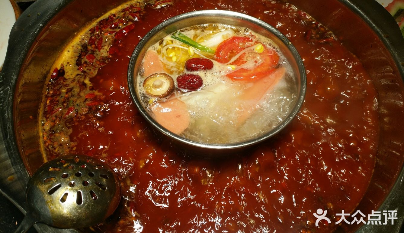 菜品食材很新鲜，毛肚是软糯的感觉我很喜欢！