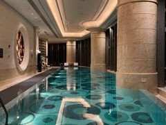 -珠海瑞吉酒店游泳池