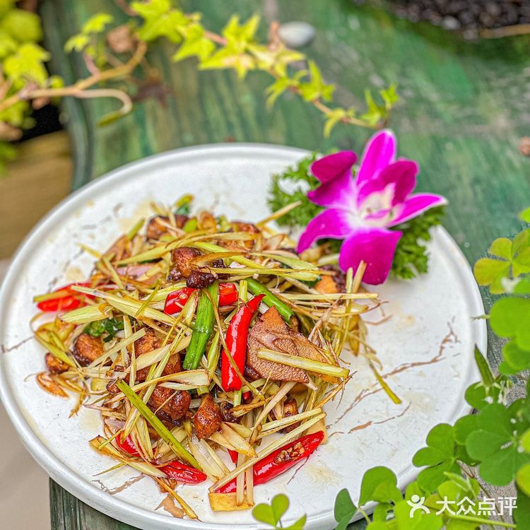 今天就解锁一家隐藏在东门的宝藏泰式料理专门店