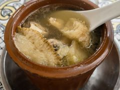 猴頭菇燉老雞湯-波记美食煲仔饭蒸饭(客村店)
