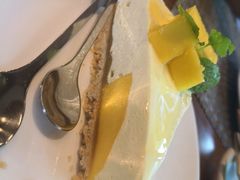 -Chom Cafe and Restaurant