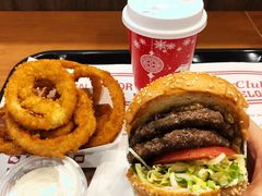 -The Habit Burger Grill 哈比特汉堡(世博店)