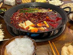 -黄潇洒老火锅(九眼桥宏济巷店)