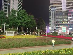-观音桥步行街