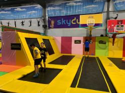 -飞跃蹦床乐园(南山科技园店)