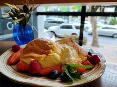 莓果奶油芝士舒芙蕾松饼-UPPER KITCHEN(延安路店)